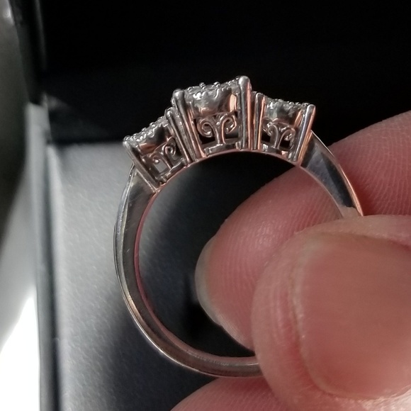 Affinity ring - Picture 3 of 3